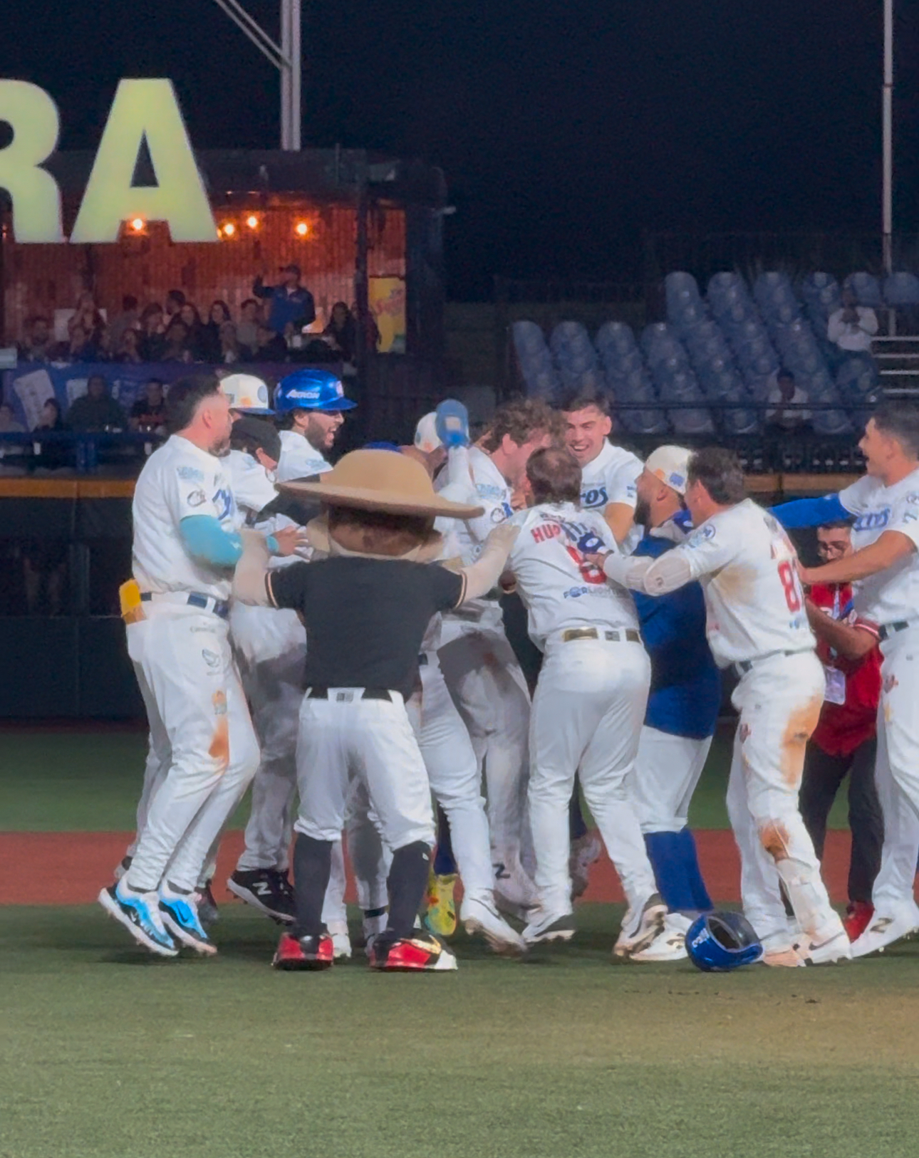 Walk-Off de Mateo Gil para barrer a Sultanes de Monterrey