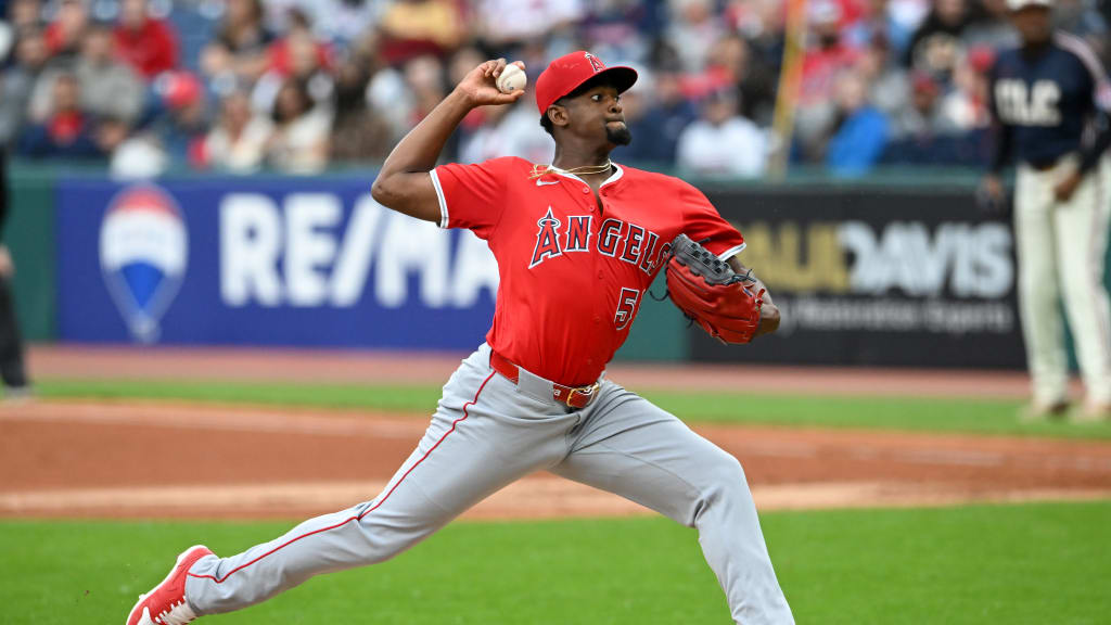 José Soriano lanza en blanco y Angelinos ganan con regreso de Trout