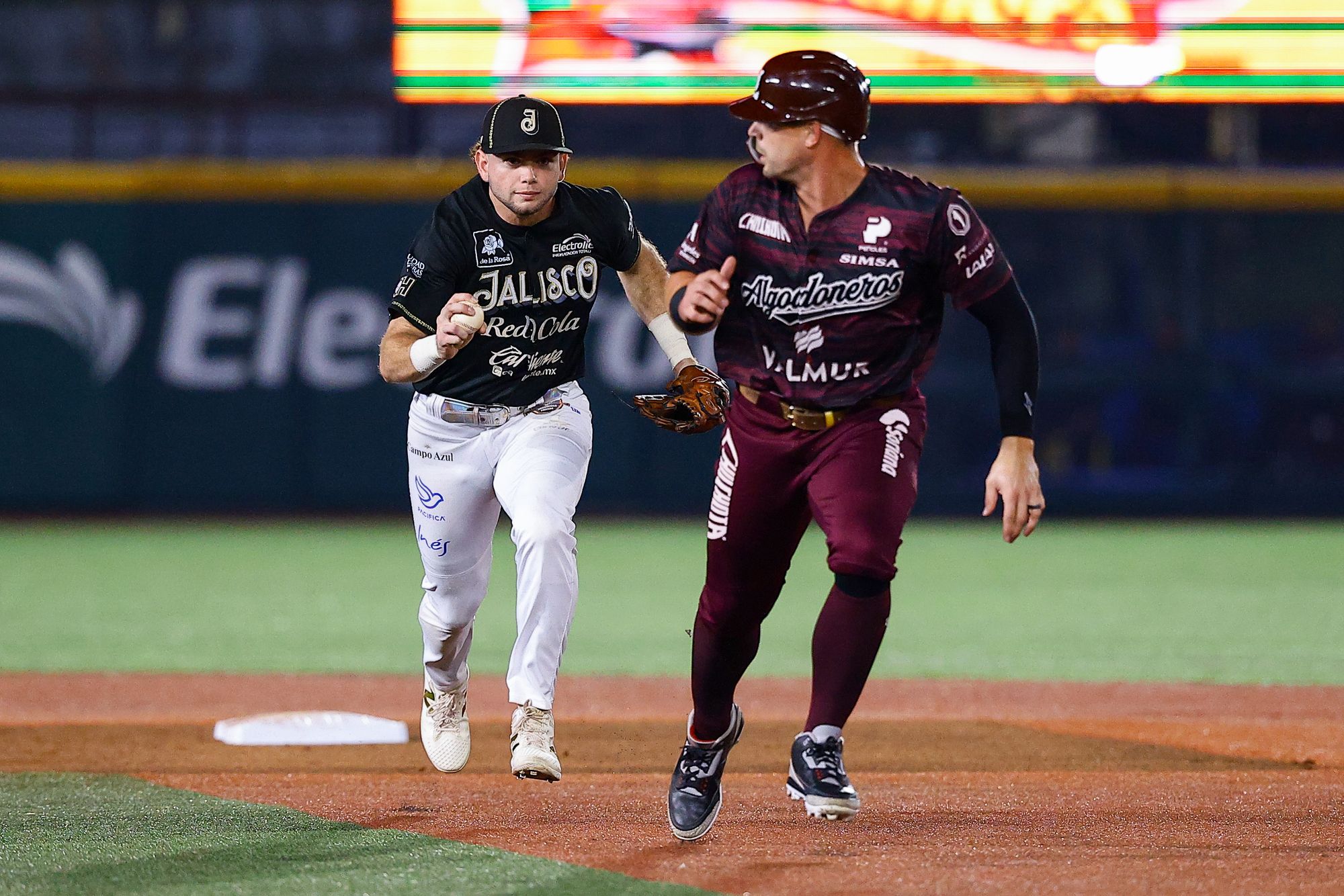 Algodoneros remontan a Charros en dramático Juego 5 y forzan regreso a La Laguna
