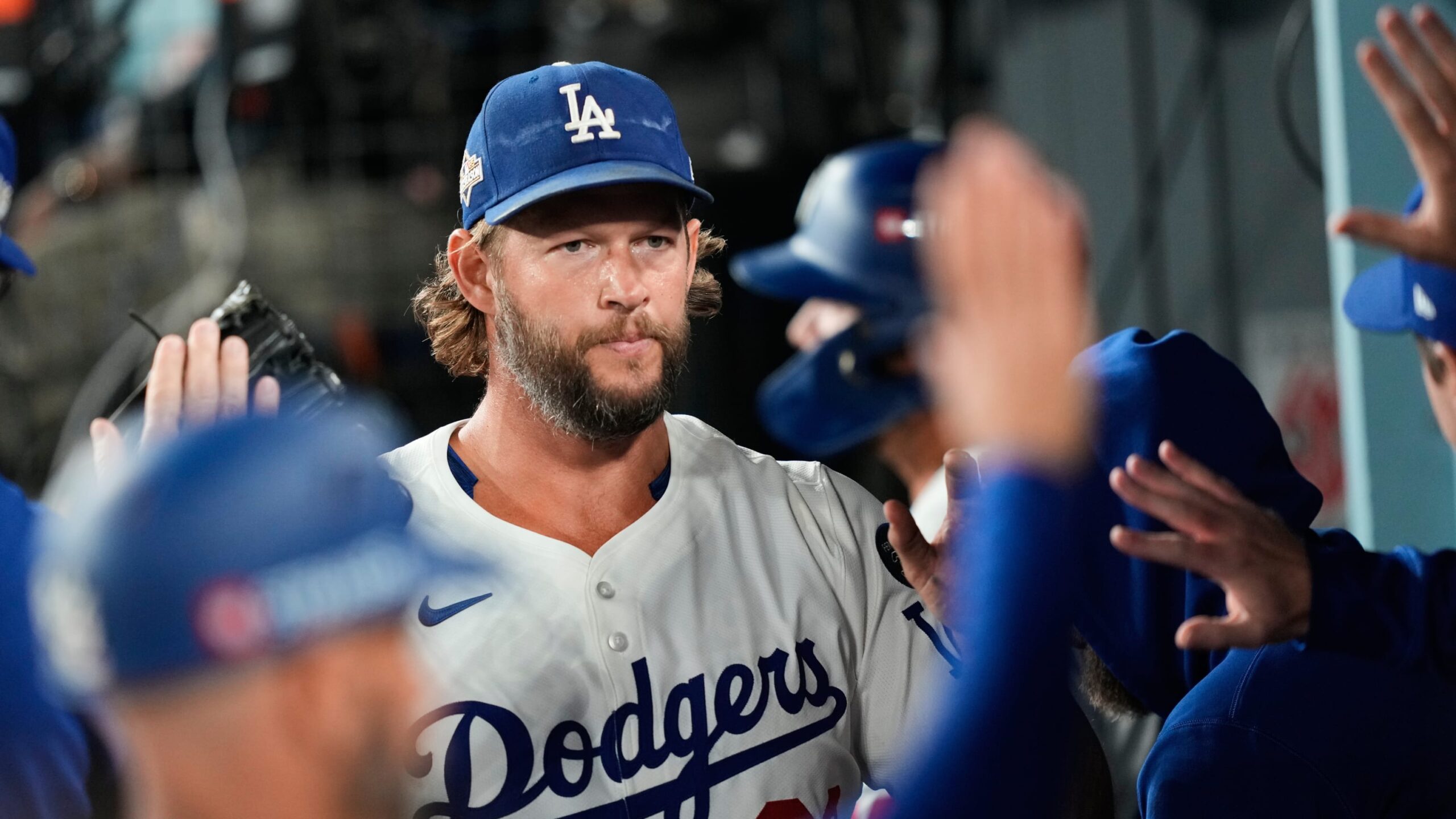Dodgers mantienen a Clayton Kershaw en su roster para la Serie de Campeonato de la Liga Nacional