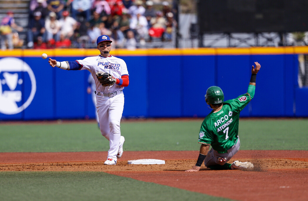 Cangrejeros dejan en el terreno a Tomateros en un dramático debut caribeño