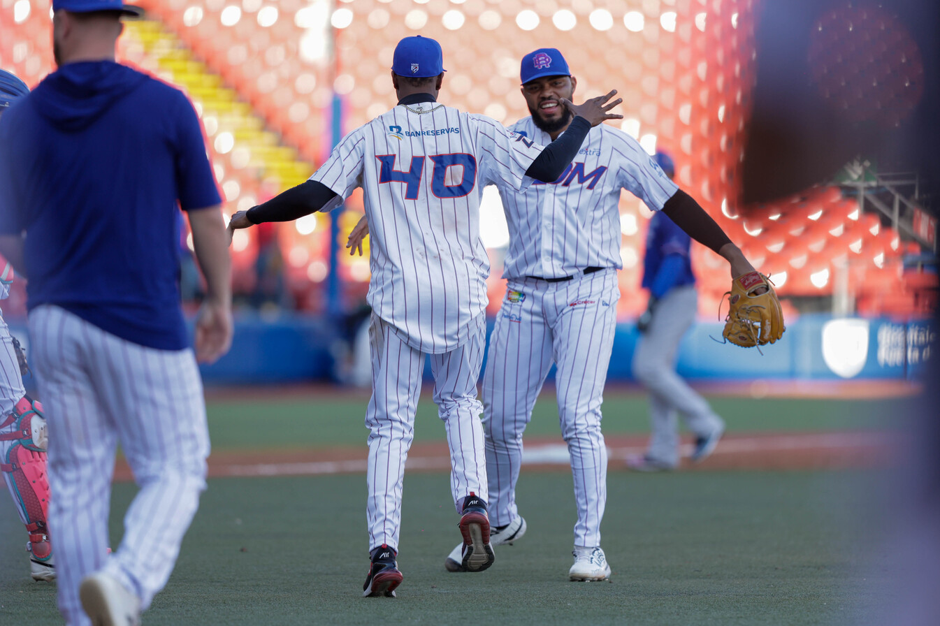 Leones del Escogido vencen a Cangrejeros en la Serie del Caribe