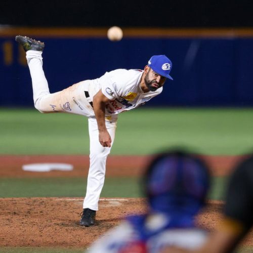 🏆 Charros toma ventaja 3-0 en la Serie tras dominar 8-1 a Laguna
