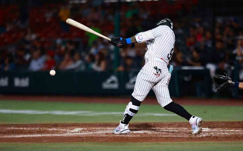 Visitan Mariachis «El horno más grande de México»