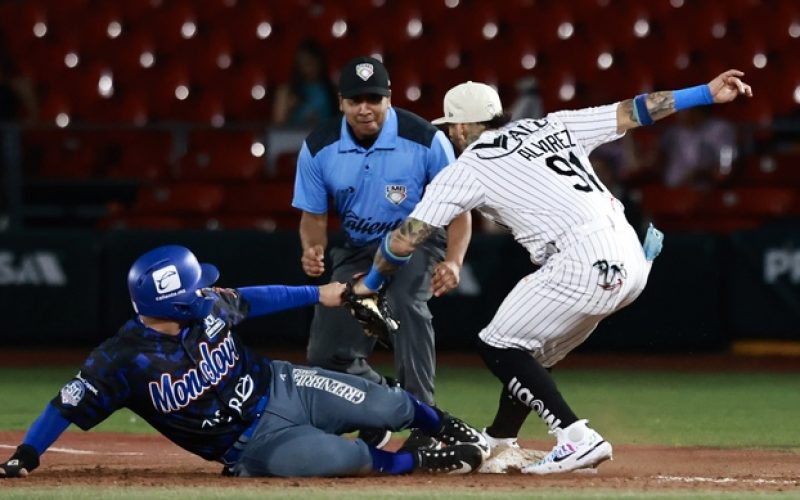 Mariachis se lleva la serie ante acereros de Monclova