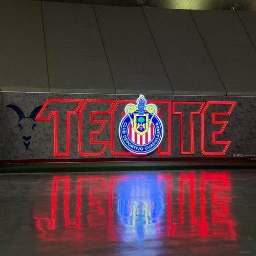 Chivas vs Toluca con Cerveza Tecate