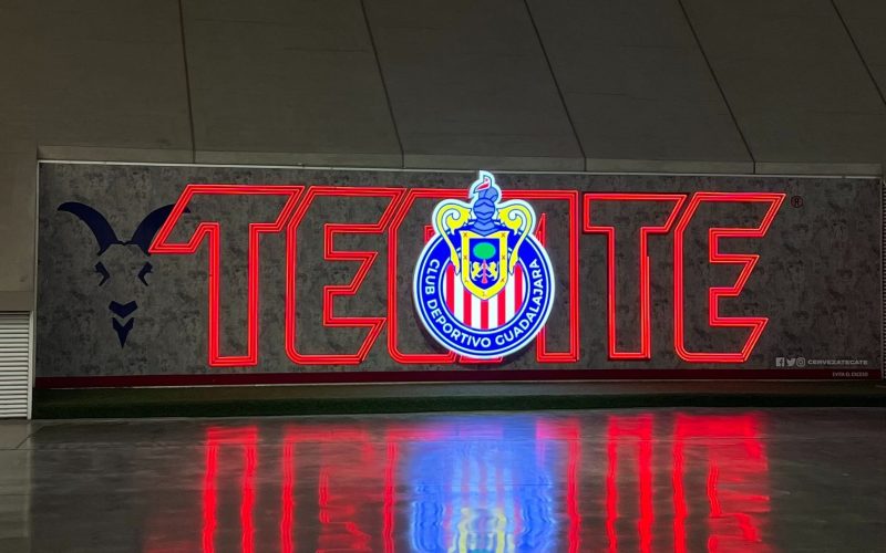 Chivas vs Toluca con Cerveza Tecate