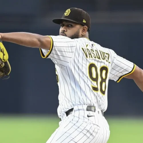 Noche de historia para Luis Arraez y noche de derrota para los Padres en San Diego