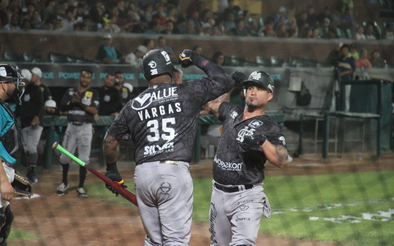 Anthony Garcia hace Walk off con Saraperos para ganarle a Mariachis de Guadalajara