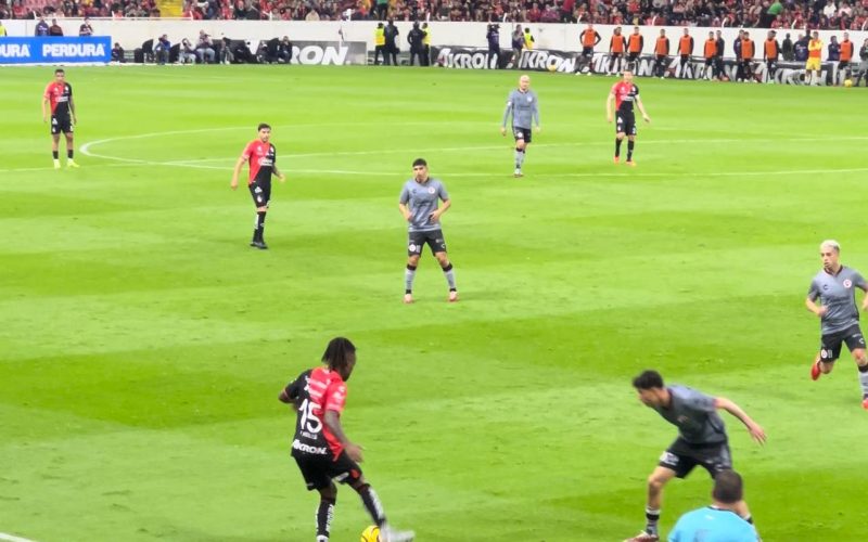 Atlas vs Xolos cortesía Cerveza Tecate