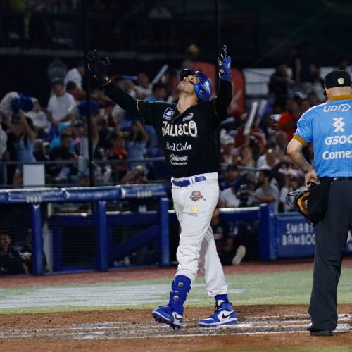 Jalisco se impone con drama en el Juego 1: Charros vence 11-9 a Sultanes en vibrante duelo