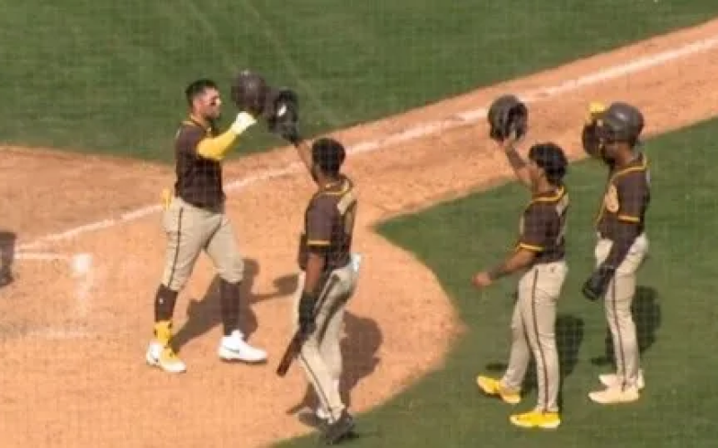 Tirso Ornelas brilla con un jonrón de 418 pies en la pretemporada de los Padres