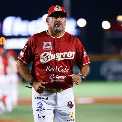Charros de Jalisco renuevan a Benjamín Gil como mánager para 2026
