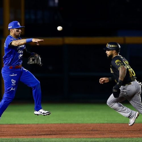 Charros liga su séptima victoria al vencer 12-10 a Leones en juego explosivo