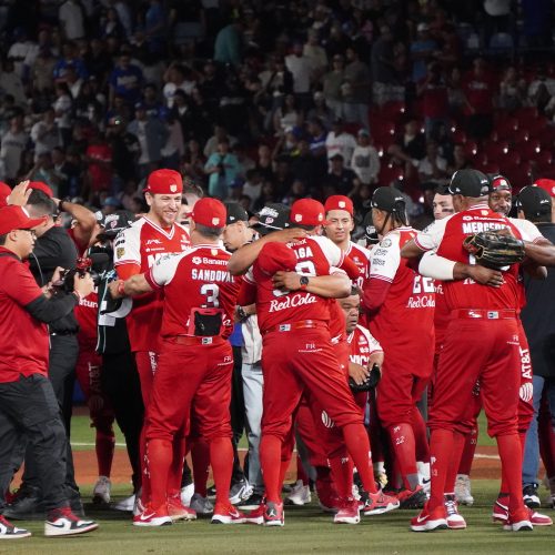 Diablos Rojos se imponen 12-1 y toman ventaja de 2-0 en la Serie del Rey Copiar