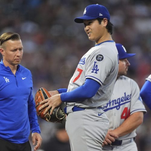 Ohtani sufre contusión en el muslo derecho tras difícil salida en Coors Field; Dodgers caen 8-3 ante Rockies