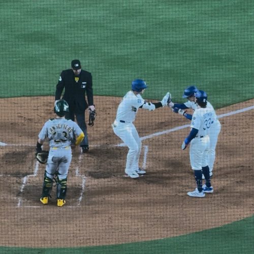 ¿Noche de bobblehead de Ohtani? Ya sabes lo que eso significa: ¡jonrones!