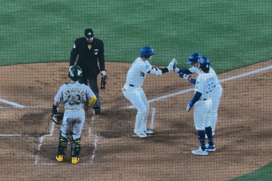 ¿Noche de bobblehead de Ohtani? Ya sabes lo que eso significa: ¡jonrones!