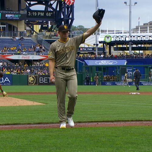 Kolek deslumbra en su debut como abridor y guía a los Padres a barrida en Pittsburgh