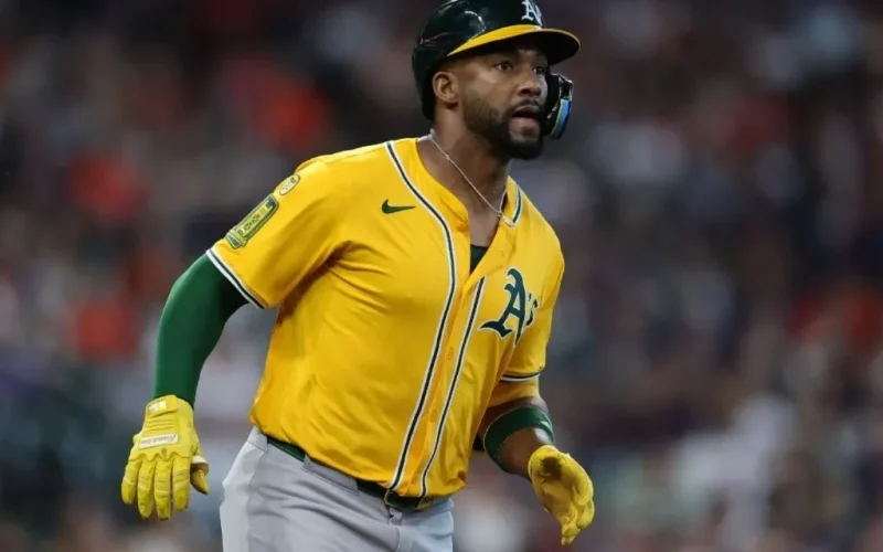 Padres de San Diego refuerzan su plantilla con Miguel Andújar