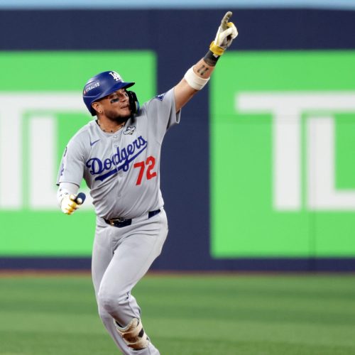 Dodgers retienen el título en dramático Juego 7 con HR clave de Rojas, Smith