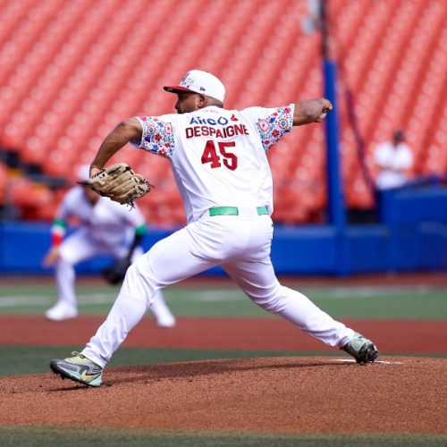 Tomateros vencen a Federales y logran su primer triunfo