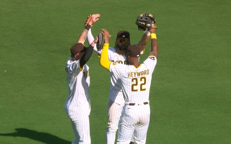 Padres vencen a Bravos 7-4 en el día inaugural con jonrón de Gavin Sheets y gran actuación de Tatís Jr. y Merrill