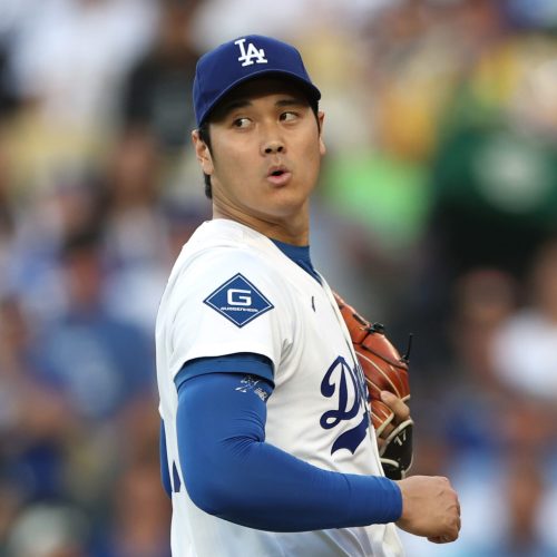 Shohei Ohtani lanza a 100 mph en su esperado regreso con los Dodgers