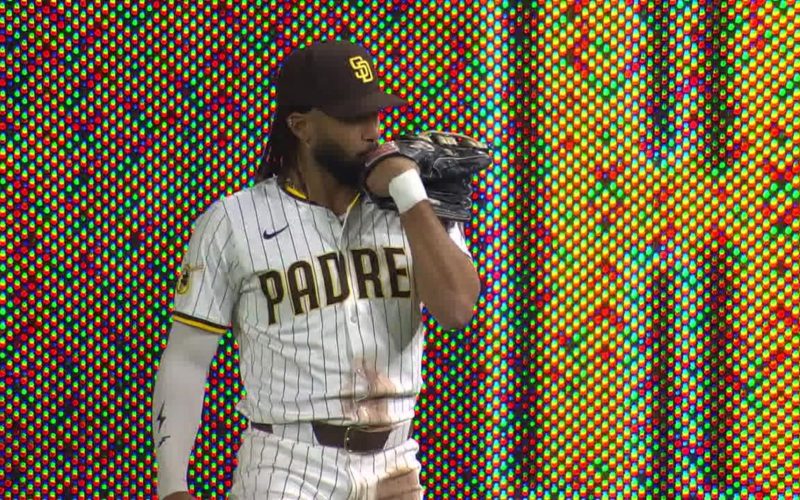 ¡A LAS BAJAS! Luis Arraez impulsa una apretada victoria de los Padres sobre Arizona en San Diego