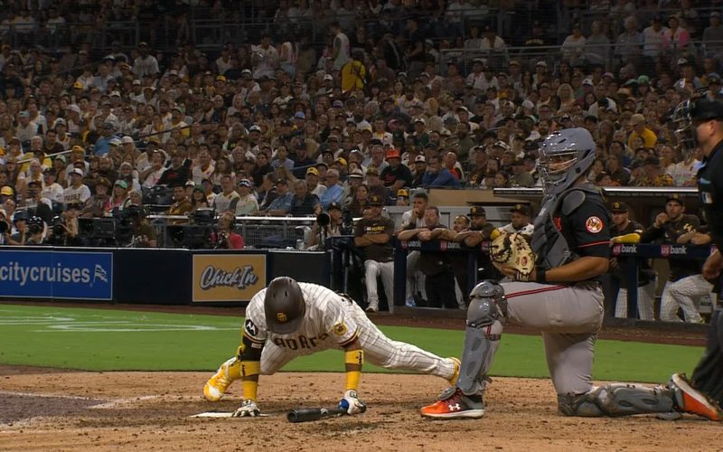 Arraez llega a los 1,000 en la MLB y los Padres sufren la 62 en el 2025.